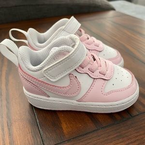 Toddler Nike size 4 pink and white